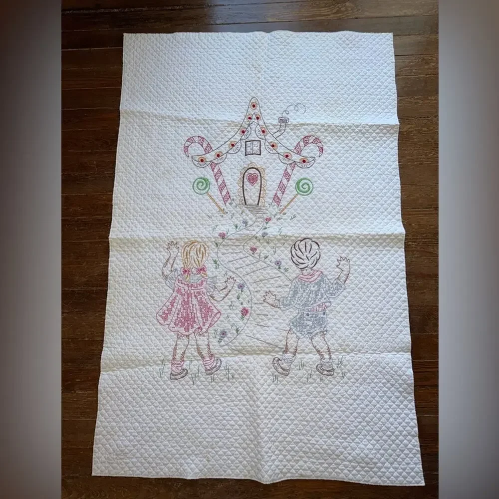 Vintage Handmade Embroidered Gingerbread House Baby Quilt 36x55